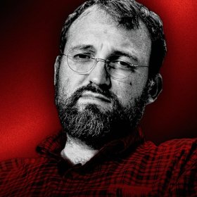 Charles Hoskinson accusa Vitalik Buterin di proteggere la sua scommessa quantistica