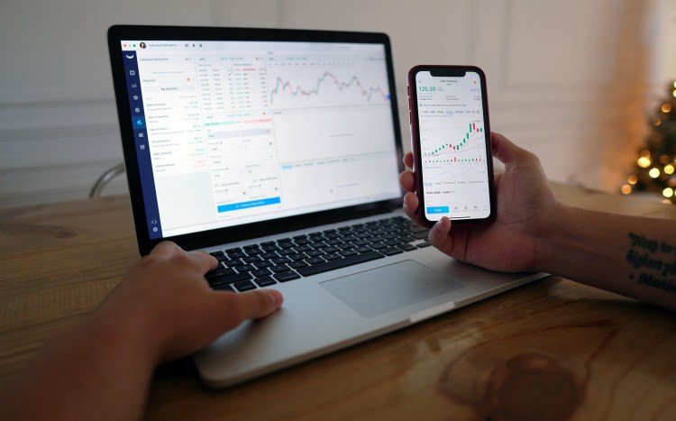 Vitalik Buterin-Linked Address Moves 7,000 ETH to Fresh Wallet